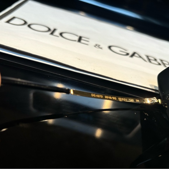 New Dolce and Gabbana DG4373 3319/8G. Black/Red Leopard Half Print Sunglasses - Picture 11 of 16